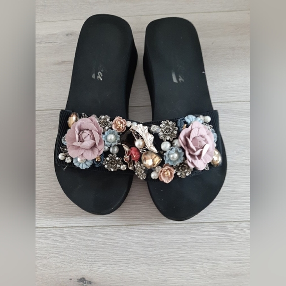 Platform sandals - Picture 1 of 5